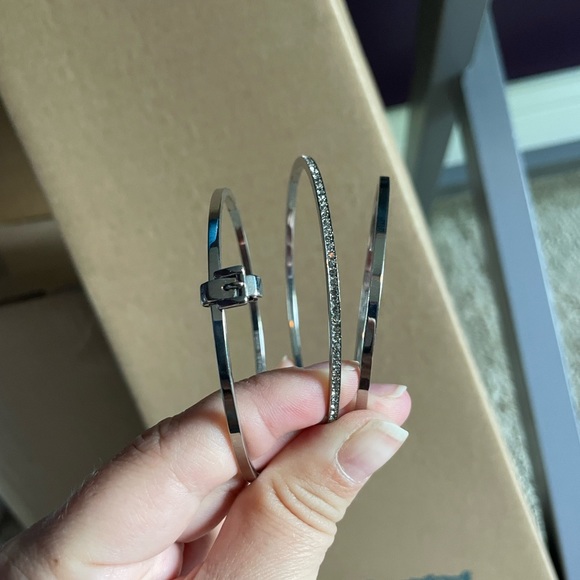 Michael Kors three silver bangles with buckle and rhinestones bracelet - Picture 6 of 6